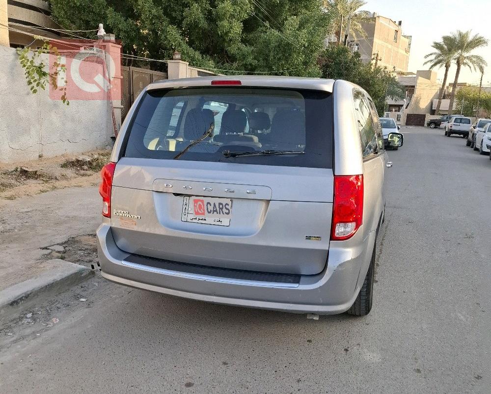 دودج جراند كارافان